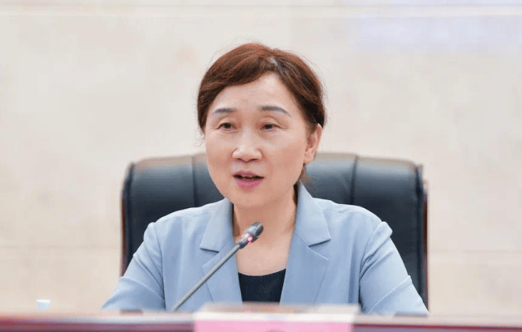 任上被查的66岁正部级女干部李微微被决定逮捕 曾被通报大搞“全家腐”