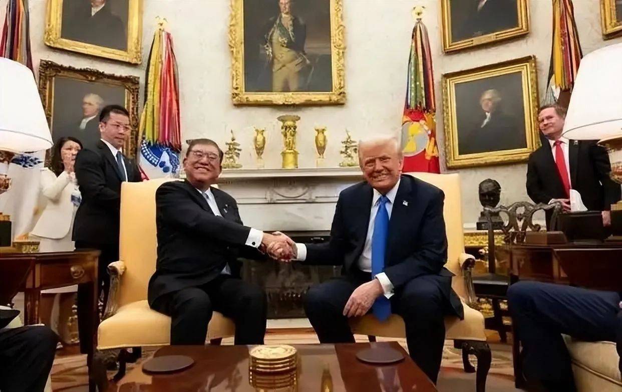 钓鱼岛浮标被移除？外交部一句话，让蹬鼻子上脸的日本，笑不出来了