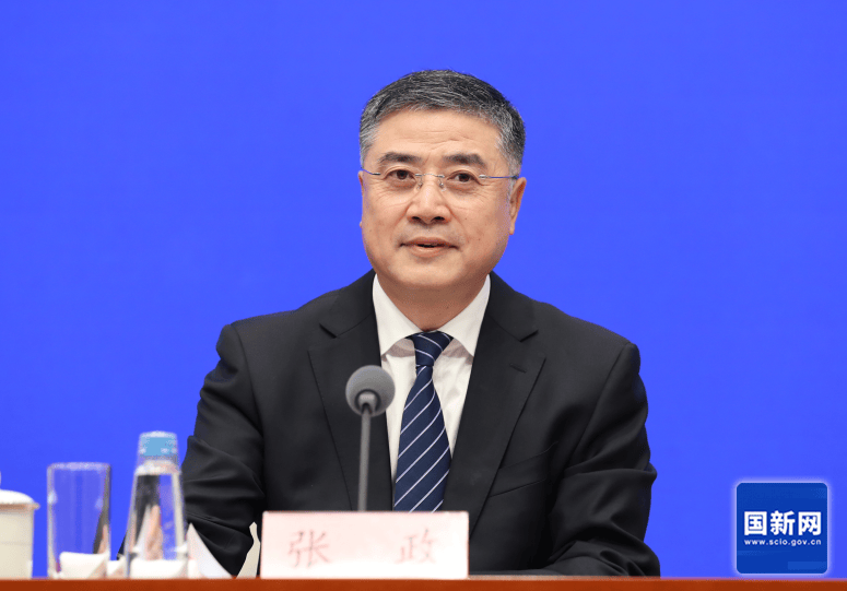 张政履新，曾主持《新闻联播》、央视春晚