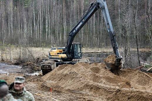 失踪美军的车辆没入沼泽内5米，立陶宛防长：救援或需数日