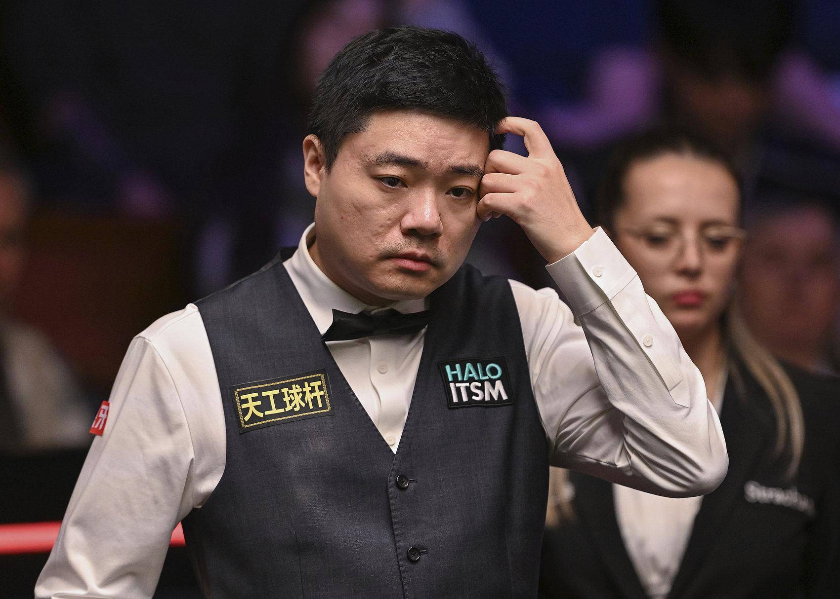 丁俊晖4比13负布雷塞尔，无缘斯诺克世锦赛八强