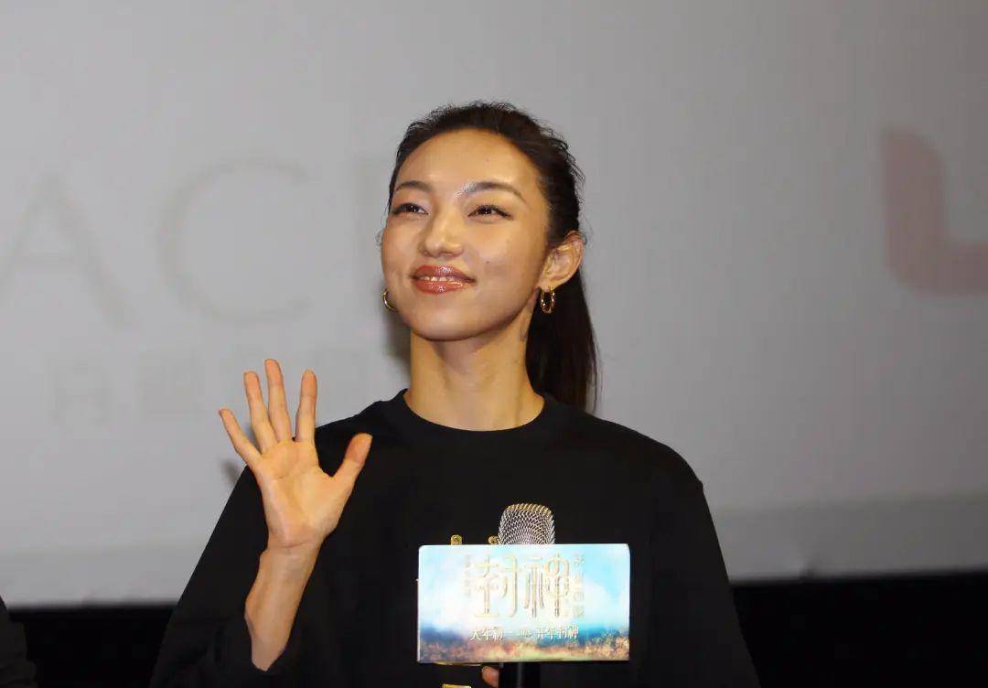 官方证实正调查女演员那尔那茜高考移民、定向委培违约传闻 四大疑问待解