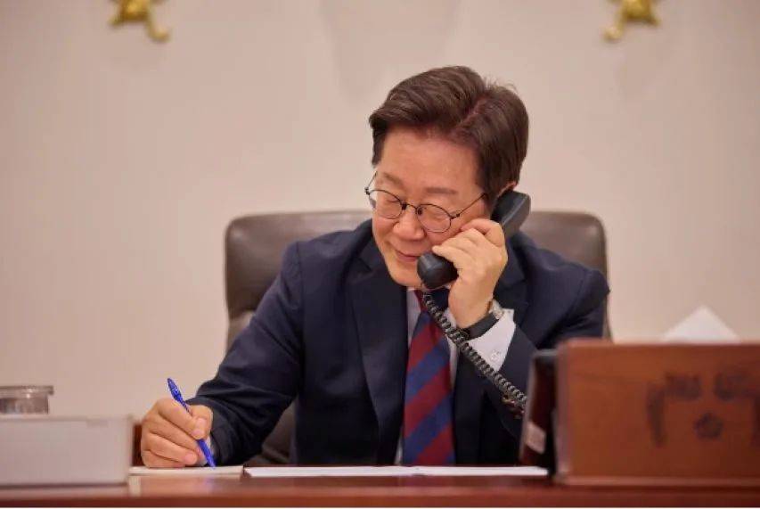 韩国态度突然变了，还是不敢得罪美国？李在明亲口否认“亲华”，不想让美国担心