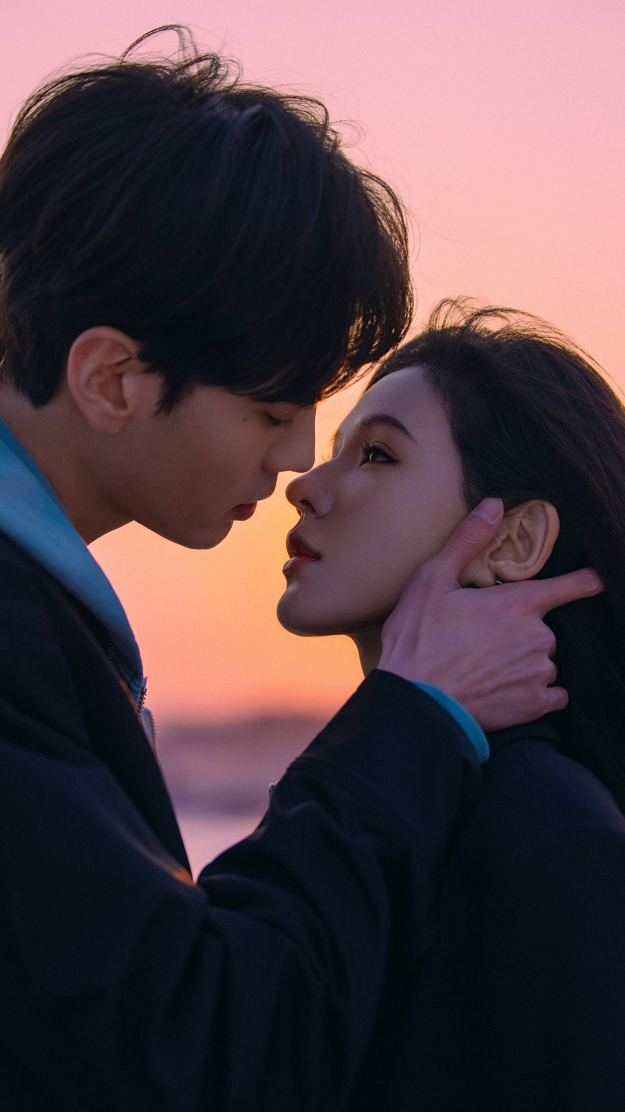 内娱剧宣彻底疯狂：张予曦毕雯珺当众接吻杨超越丁禹兮痛哭流涕