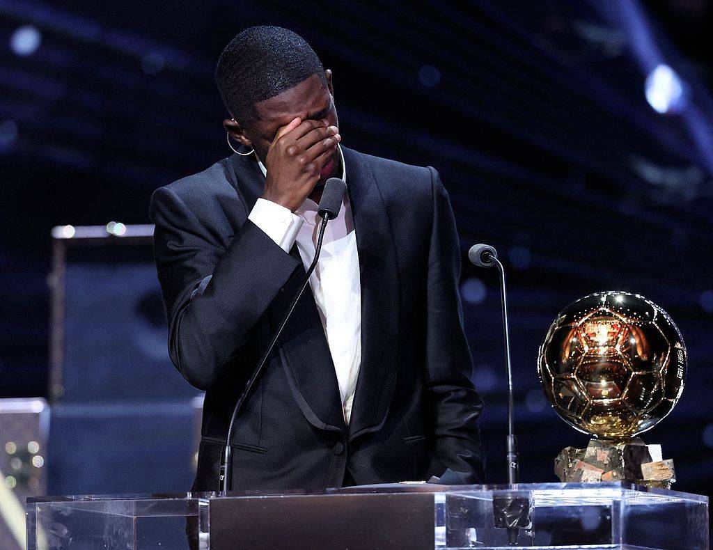 首次获奖！官方：28岁法国前锋登贝莱荣膺2025年金球奖