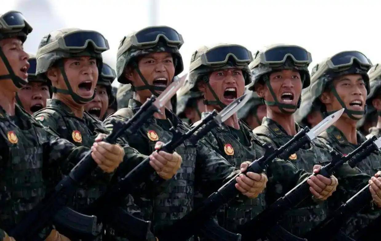 歼35赢了，美国前驻华大使提醒：中国实力远比想象的强大，不能再低估中国实力！