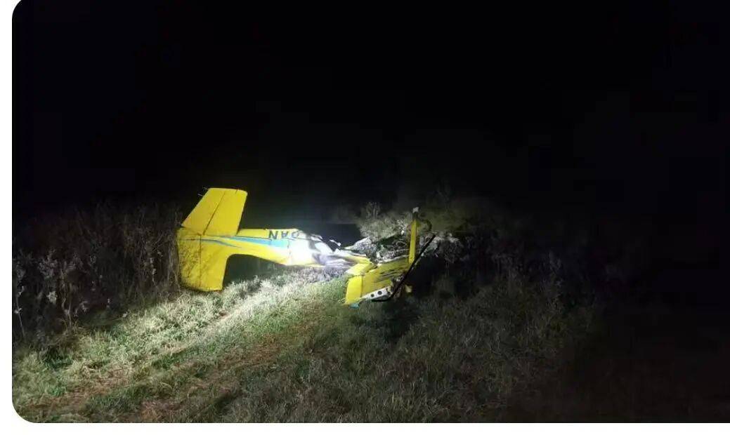 北大教授俞孔坚在巴西坠机身亡，当天曾发视频称“探秘刚刚开始”；事发时飞机突然失去高度坠落并爆炸，机龄已67年；巴西总统发文悼念