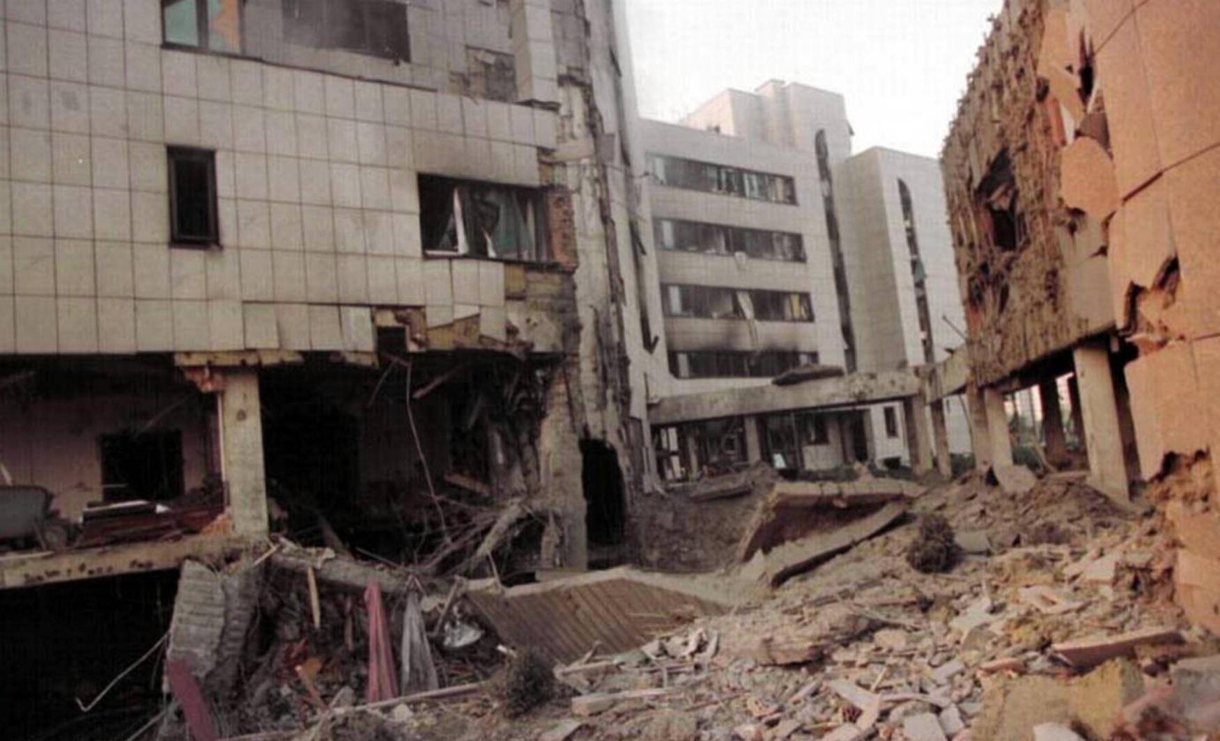 歼35亮相塞尔维亚后，印媒才明白：炸中国大使馆，是美国衰落起点