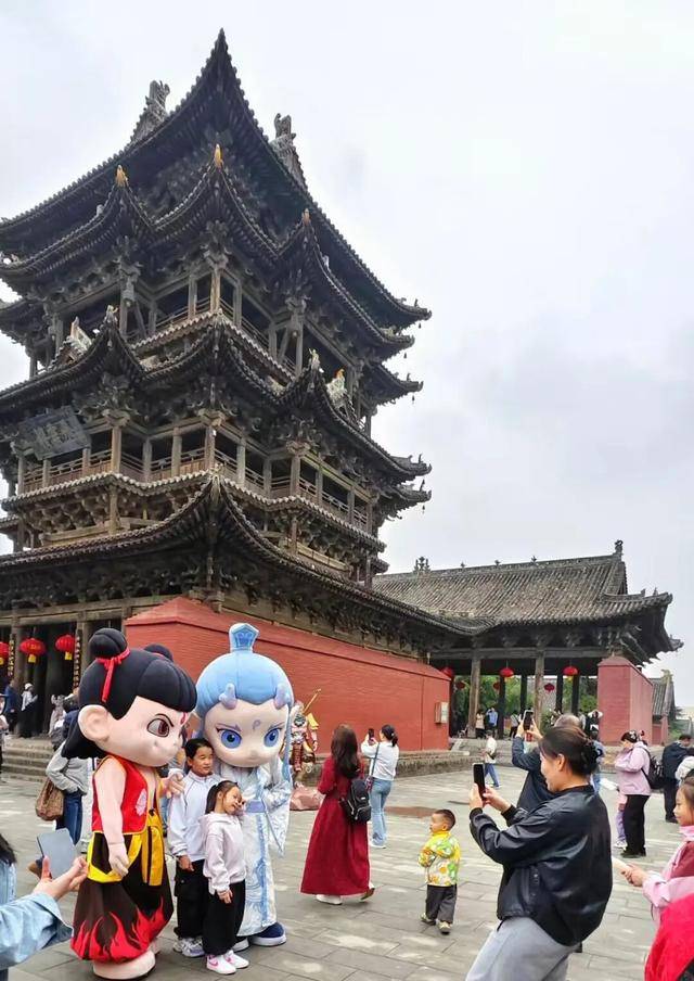 国庆期间，山西各地迎来客流高峰