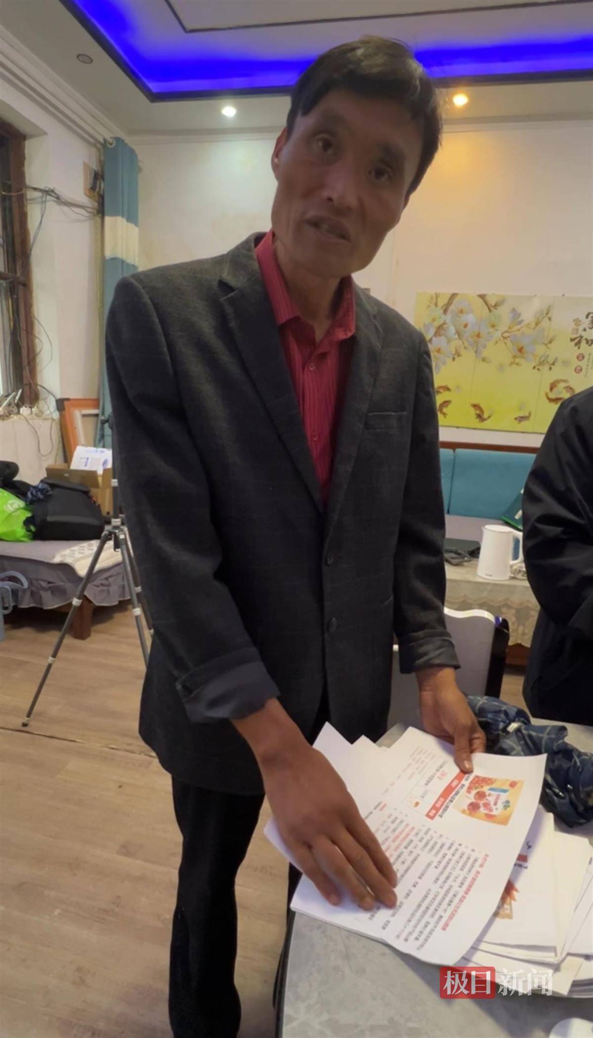 昔日顶流“拉面哥”已转型带货主播，祝福“鸡排哥”越来越火，喊话网友不要过度打扰