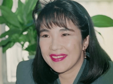 “安倍女孩”高市早苗当选，中方表态！她出身普通家庭，曾是“叛逆少女”，爱好摇滚、潜水和骑摩托，以强硬保守立场著称