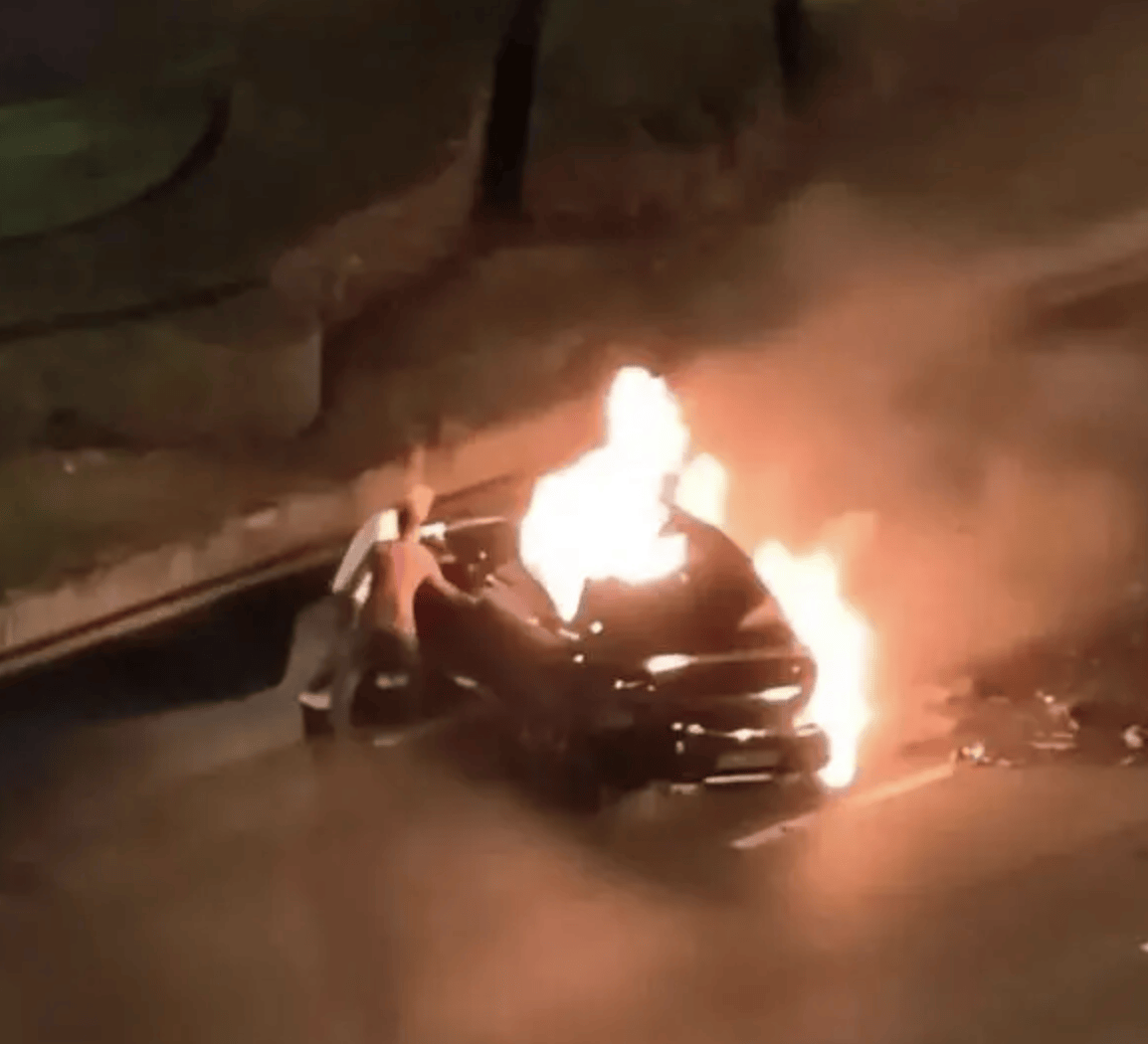 成都车祸后小米汽车直播间遭网暴，雷军抖音一月掉粉35万