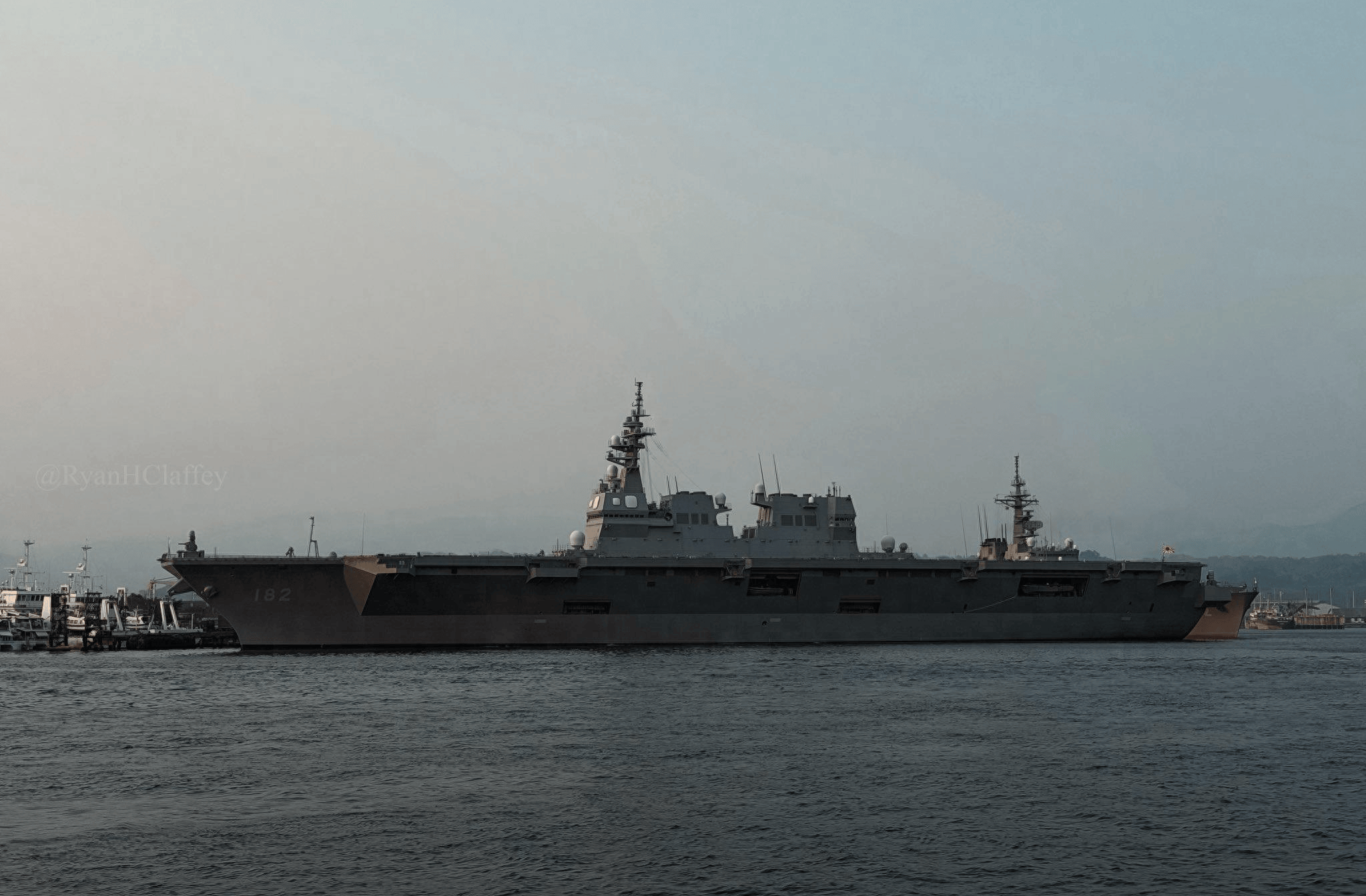 高市没想到，中国动真格，中日准航母首次南海对阵，076全面碾压
